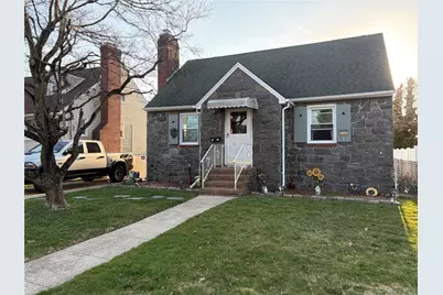 2526 S Saint Marks Avenue, Bellmore, NY 11710 - Photo 2