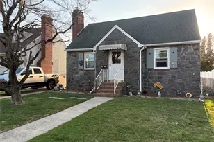 2526 S St Marks Ave, Bellmore, NY 11710 - Photo 2