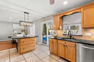 1139 Dorothy St, Holbrook, NY 11741 - Photo 8