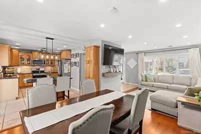 1139 Dorothy Street, Holbrook, NY 11741 - Photo 4