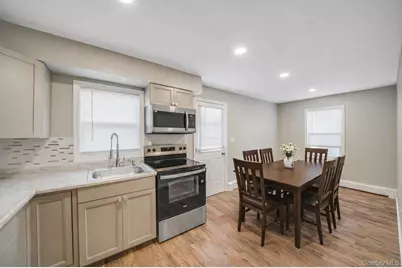 130 5th Avenue, Bay Shore, NY 11706 - Photo 2