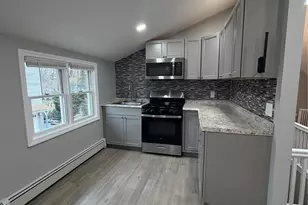 7 S Atlantic St, Bay Shore, NY 11706 - Photo 2