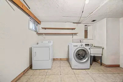 100 Memphis Avenue, Floral Park, NY 11001 - Photo 14