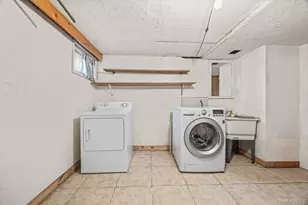 100 Memphis Ave, Floral Park, NY 11001 - Photo 14