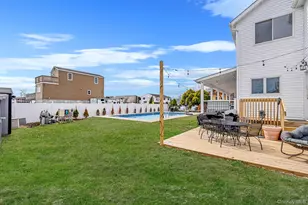 794 Pecan St, Lindenhurst, NY 11757 - Photo 12