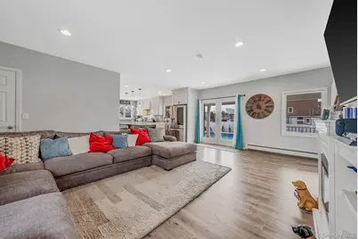 794 Pecan Street, Lindenhurst, NY 11757 - Photo 18