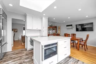 904 Park Ln, Valley Stream, NY 11581 - Photo 4