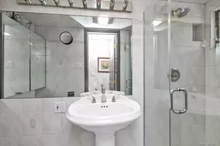 904 Park Ln, Valley Stream, NY 11581 - Photo 20