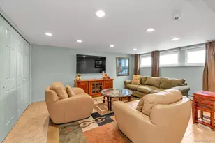 904 Park Ln, Valley Stream, NY 11581 - Photo 16