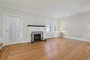 10 Robins Rd, New Rochelle, NY 10801 - Photo 2