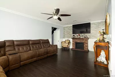 35 Carnation Road, Levittown, NY 11756 - Photo 6