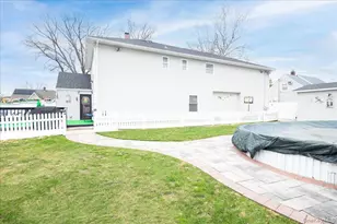 35 Carnation Rd, Levittown, NY 11756 - Photo 30