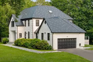 33 High Farms Rd, Glen Head, NY 11545 - Photo 2