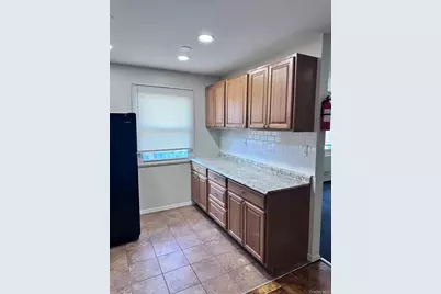 1 E Hemlock Drive Apt # 160, Bay Shore, NY 11706 - Photo 10