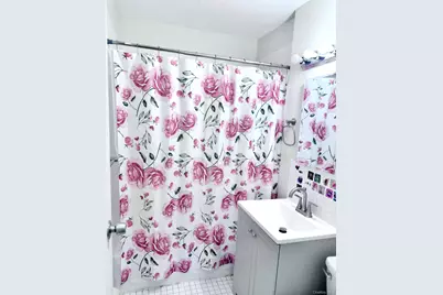 1 E Hemlock Drive Apt # 160, Bay Shore, NY 11706 - Photo 6