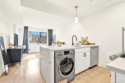 31-41 29th Street #3B, Astoria, NY 11106 - Photo 8