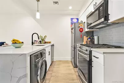 31-41 29th Street #3B, Astoria, NY 11106 - Photo 14