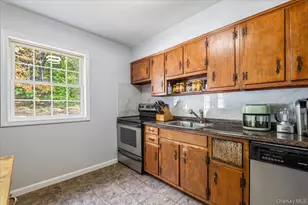 16 Meadow Rd, Cortlandt Manor, NY 10548 - Photo 14