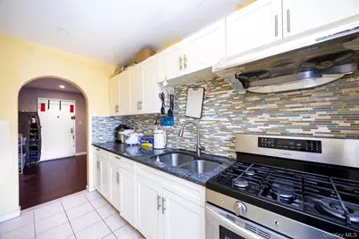 69-12 140th Street #2C, Kew Gardens, NY 11367 - Photo 4