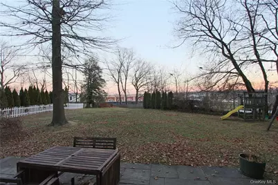 114 Mount Pleasant Avenue, Mamaroneck, NY 10543 - Photo 16