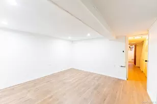 140-07 68th Dr, Flushing, NY 11367 - Photo 14