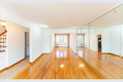 140-07 68th Drive, Flushing, NY 11367 - Photo 4