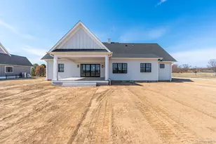 25 Club Dr, Calverton, NY 11933 - Photo 2