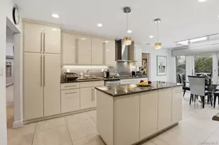 9 The Grasslands, Woodbury, NY 11797 - Photo 12