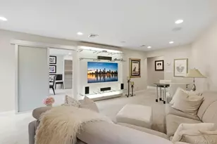 9 The Grasslands, Woodbury, NY 11797 - Photo 16