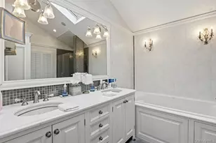 9 The Grasslands, Woodbury, NY 11797 - Photo 20