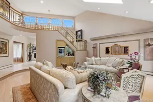 9 The Grasslands, Woodbury, NY 11797 - Photo 6