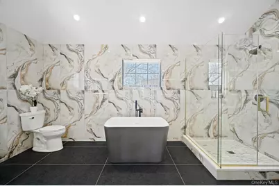 15 Forest Road, Valley Stream, NY 11581 - Photo 34