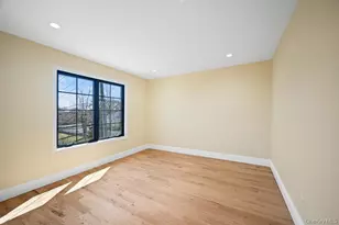 15 Forest Rd, Valley Stream, NY 11581 - Photo 22