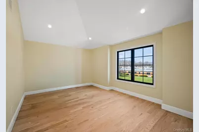 15 Forest Road, Valley Stream, NY 11581 - Photo 24