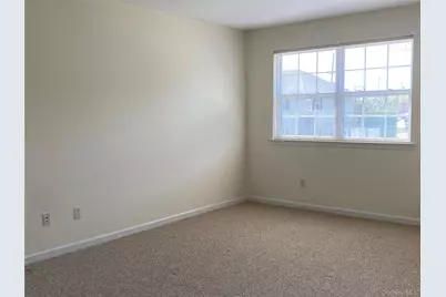 594 W Montauk Highway, Lindenhurst, NY 11757 - Photo 10