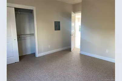 594 W Montauk Highway, Lindenhurst, NY 11757 - Photo 4