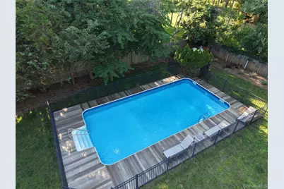 35 Maple Street, Westhampton Beach, NY 11978 - Photo 4