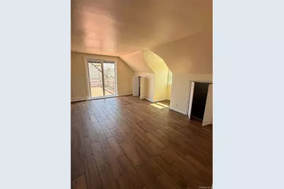 133 Elm Street #2nd Floor, Valley Stream, NY 11580 - Photo 8