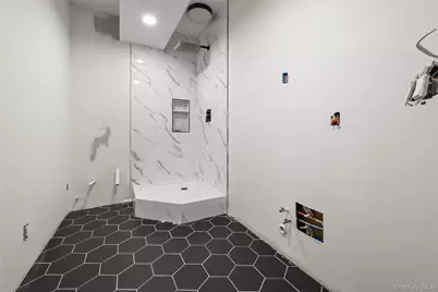 70 Connecticut Avenue, Massapequa, NY 11758 - Photo 32