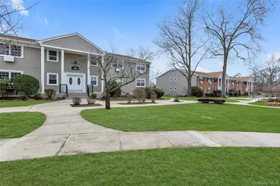 334 Lakeland Avenue #4A, Sayville, NY 11782 - Photo 24