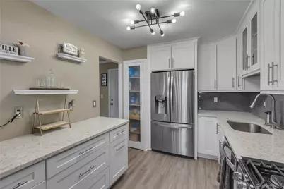 334 Lakeland Avenue #4A, Sayville, NY 11782 - Photo 8