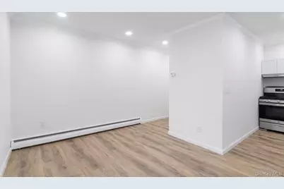 21-29 Audrey Avenue #D, Oyster Bay, NY 11771 - Photo 2