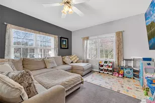 24 Coachlight Dr, Poughkeepsie, NY 12603 - Photo 14