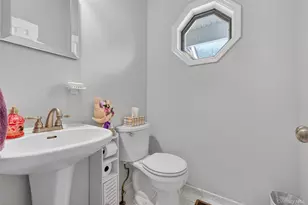 24 Coachlight Dr, Poughkeepsie, NY 12603 - Photo 16