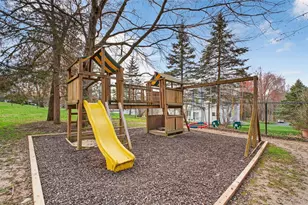 24 Coachlight Dr, Poughkeepsie, NY 12603 - Photo 46