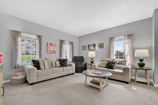 24 Coachlight Dr, Poughkeepsie, NY 12603 - Photo 6