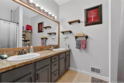 24 Coachlight Drive, Poughkeepsie, NY 12603 - Photo 22