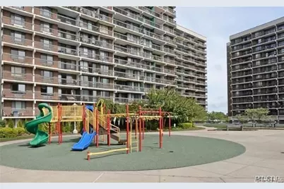 152-18 Union Turnpike #9 J, Flushing, NY 11367 - Photo 4