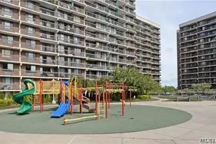 152-18 Union Tpke, Flushing, NY 11367 - Photo 4