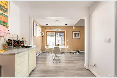 6 Georgian Court, Coram, NY 11727 - Photo 10